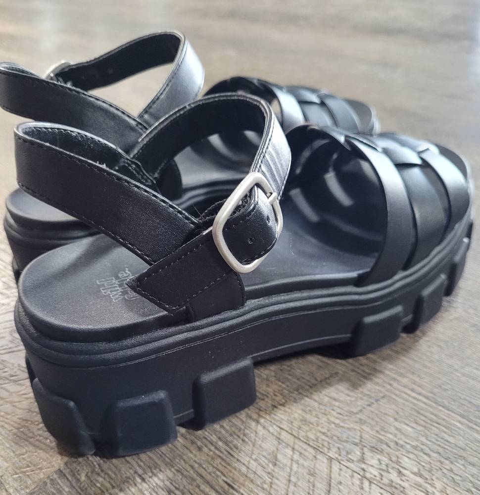 Wild Fable Black Avril Fisherman Chunky Sandals, Size 7.5 - Picture 9 of 12